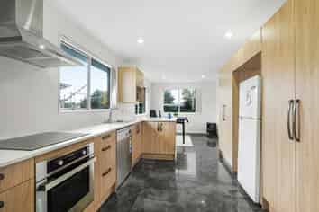 29 Wall Street, Nawton