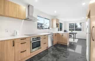 29 Wall Street, Nawton