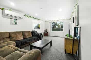 29 Wall Street, Nawton