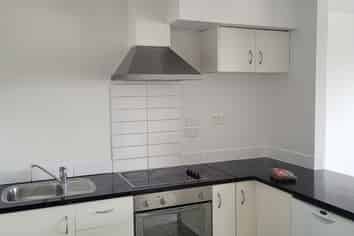 2C/1C Queen Mary Avenue, Epsom