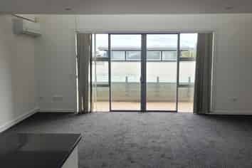 2C/1C Queen Mary Avenue, Epsom