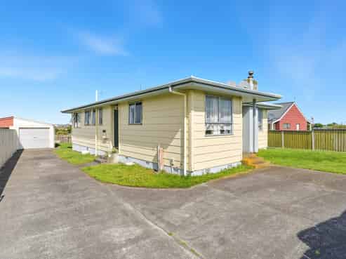 49 Lee Street, Castlecliff