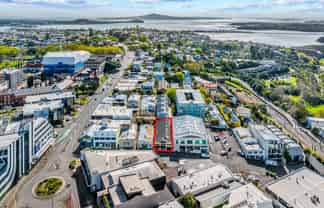 VACANT, VERSATILE OFFICE/WAREHOUSE
