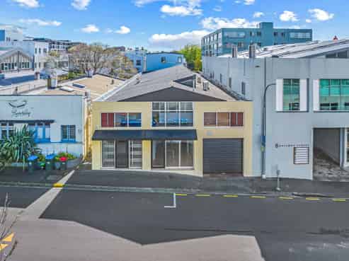 VACANT, VERSATILE OFFICE/WAREHOUSE
