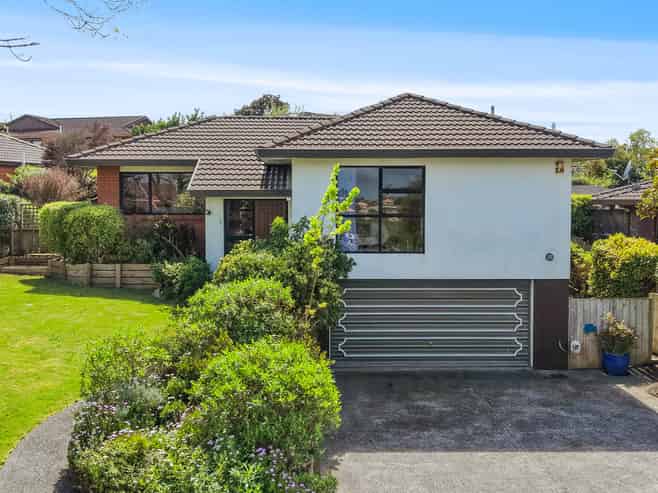 57 Mirrabooka Avenue, Botany Downs