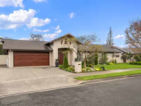 7 Ridings Grove, Richmond