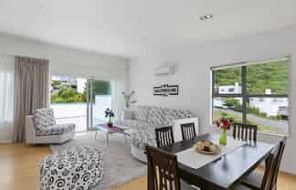 82 Saddleback Grove, Karori