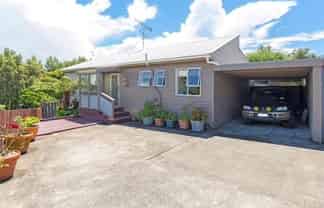 21B Brian Crescent, Stanmore Bay