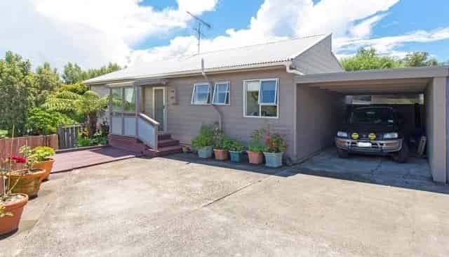 21B Brian Crescent, Stanmore Bay