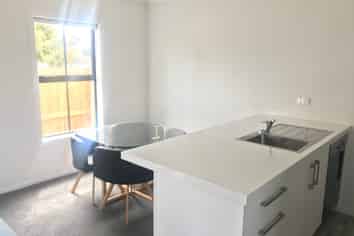 2A/135 Silverdale Road, Hillcrest