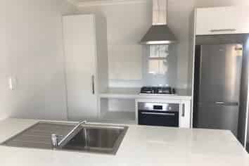 2A/135 Silverdale Road, Hillcrest