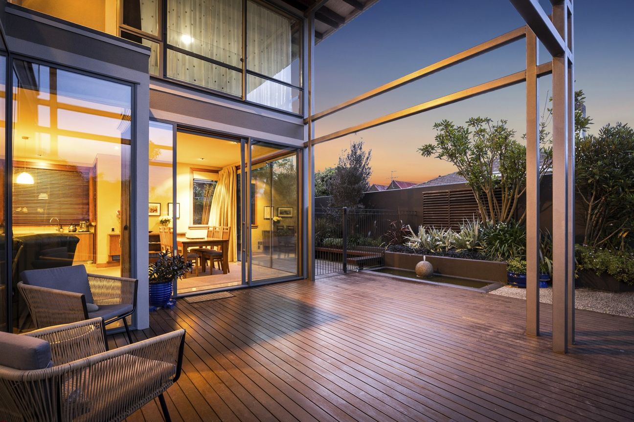 Architectural flair, timeless appeal - View 2