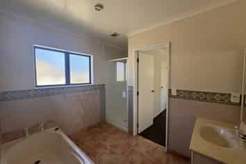 467B Featherston Street, Roslyn