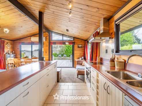 41 Raumati Road, Raumati Beach