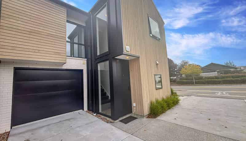 1/166 Saint Albans Street, Saint Albans