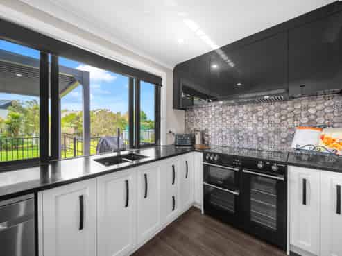 15 Malcolm Street, Martinborough