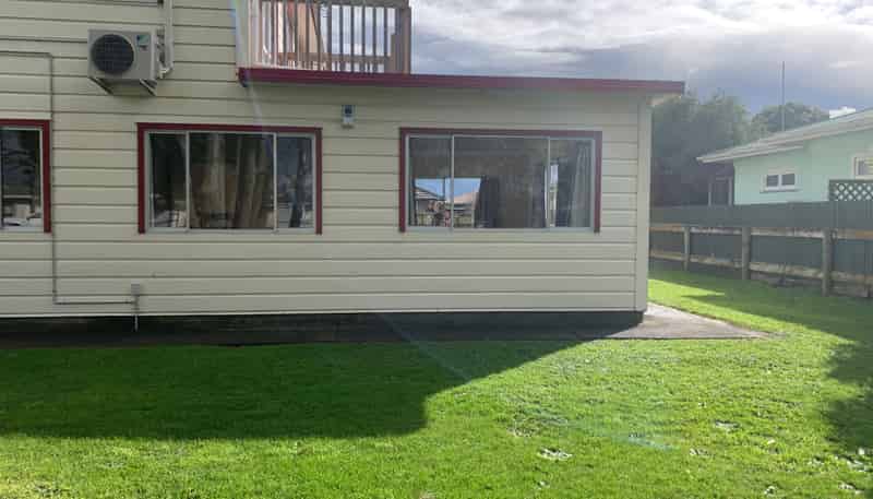 2/196 Kimbolton Road, Feilding