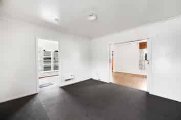 14 Wall Street, Nawton