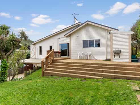 97 The Parade, Island Bay