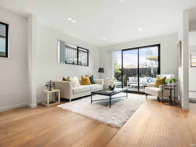 16C Withiel Drive, Epsom