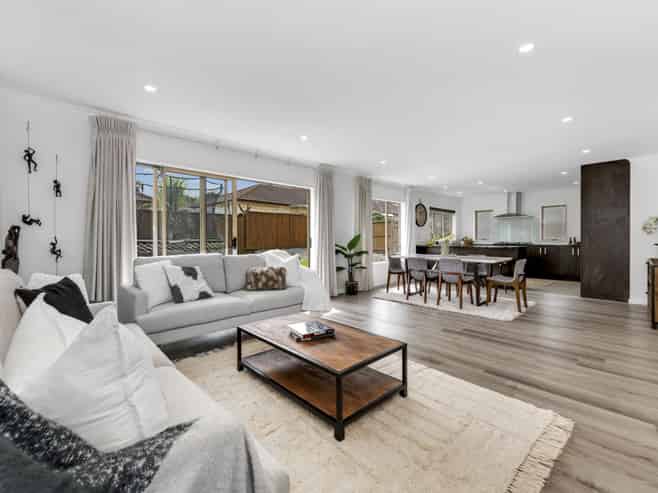 4 Villarosa Lane, Flat Bush