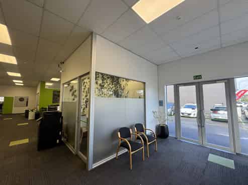 CBD fringe office with 10 carparks!
