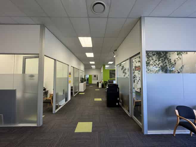 CBD fringe office with 10 carparks!