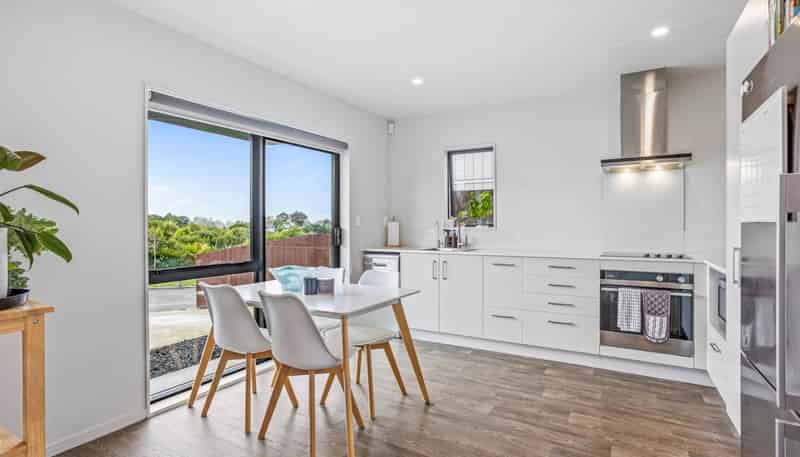 6 Jean Alma Lane, Manurewa