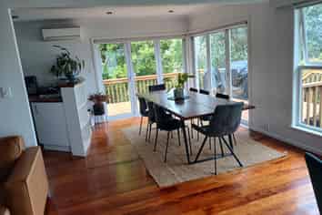 819 Beach Road, Browns Bay