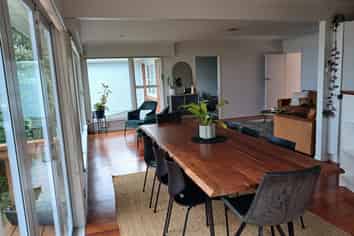 819 Beach Road, Browns Bay