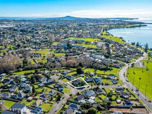 850m2 THAB Corner Site Near the Waterfront!