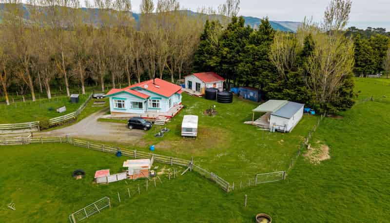 1074 Tennent Drive, Linton
