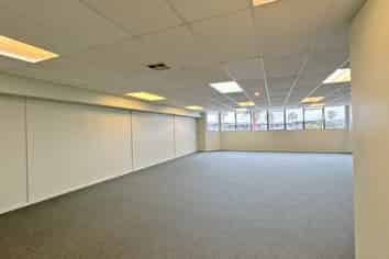 FIRST FLOOR OFFICE WITH 4 CAR PARKS

