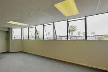 FIRST FLOOR OFFICE WITH 4 CAR PARKS
