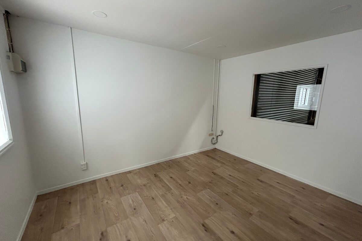 Affordable Warehouse with Generous Yard - Altro