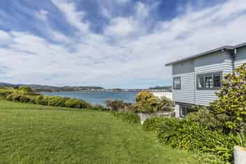 33A Treasure Grove, Hataitai