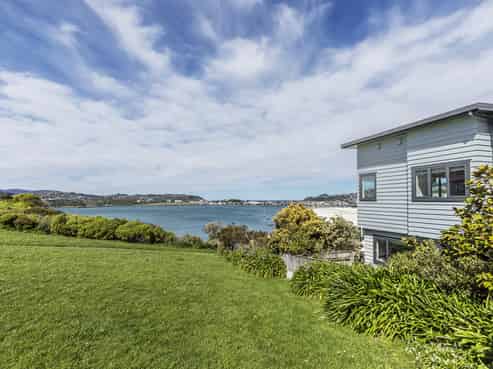 33A Treasure Grove, Hataitai