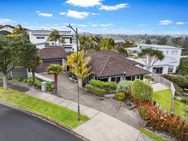 2 Schopolo Place, Albany