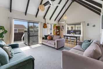2/17 Ranui Road, Stoke