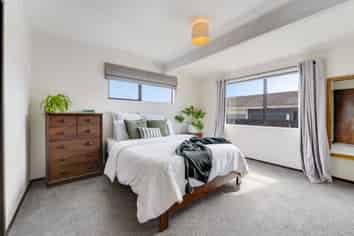 2/17 Ranui Road, Stoke
