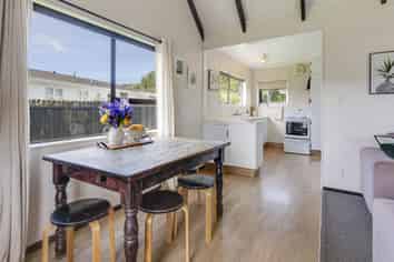 2/17 Ranui Road, Stoke