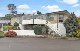 2/89 Churchill Drive, Taradale