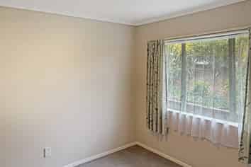 2/89 Churchill Drive, Taradale