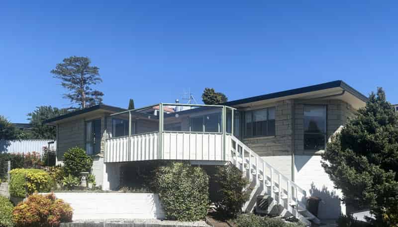 2/89 Churchill Drive, Taradale