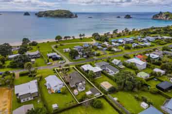 12 Harsant Avenue, Hahei