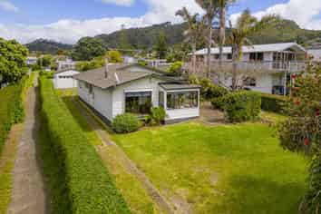 12 Harsant Avenue, Hahei