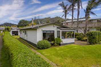 12 Harsant Avenue, Hahei
