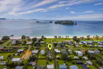 12 Harsant Avenue, Hahei