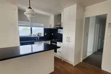 14 Riserra Drive, Ranui