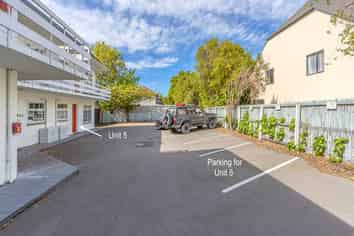 B/336 Worcester Street, Linwood